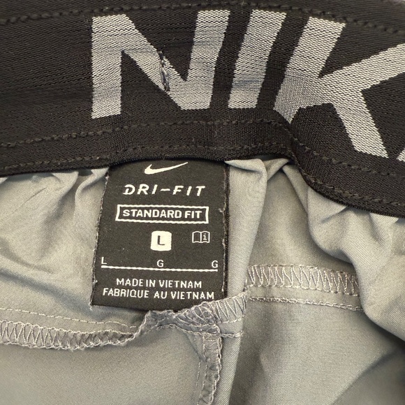 Short Nike Gris large - Picture 3 of 3
